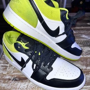 Jordan 1 low dunks (vivid green)